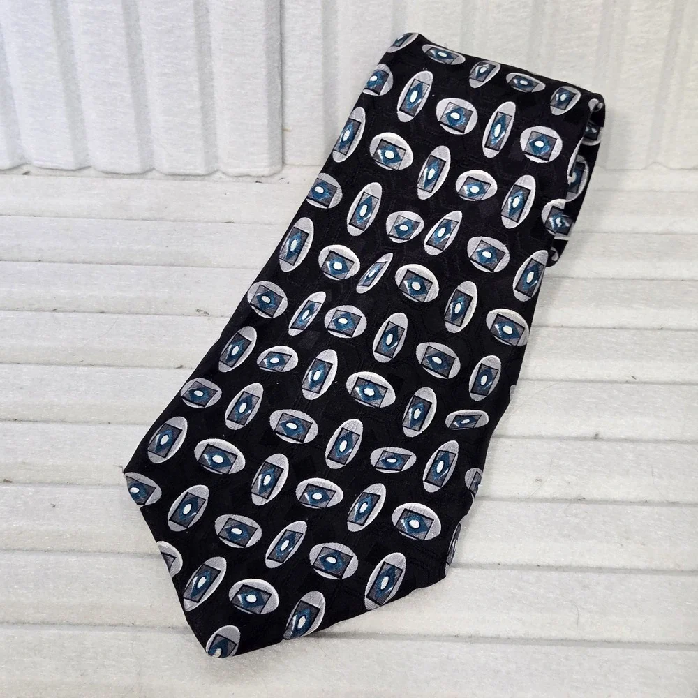 Stafford Mens‎ Silk Tie Black Blue Silver Geometric Medallion Made in Italy
